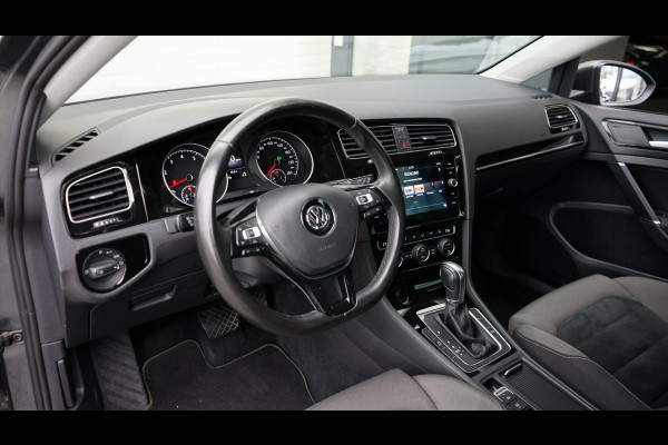 Volkswagen Golf 7.5 R-Line 1.5 TSI AUTOMAAT-ACC-CAMERA-CLIMA-FULL LED-NAVIGATIE-STOELVERWARMING