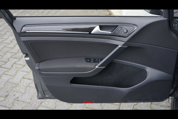 Volkswagen Golf 7.5 R-Line 1.5 TSI AUTOMAAT-ACC-CAMERA-CLIMA-FULL LED-NAVIGATIE-STOELVERWARMING