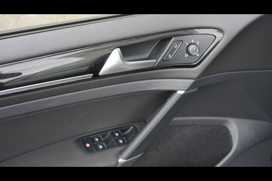 Volkswagen Golf 7.5 R-Line 1.5 TSI AUTOMAAT-ACC-CAMERA-CLIMA-FULL LED-NAVIGATIE-STOELVERWARMING