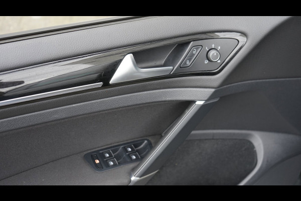 Volkswagen Golf 7.5 R-Line 1.5 TSI AUTOMAAT-ACC-CAMERA-CLIMA-FULL LED-NAVIGATIE-STOELVERWARMING