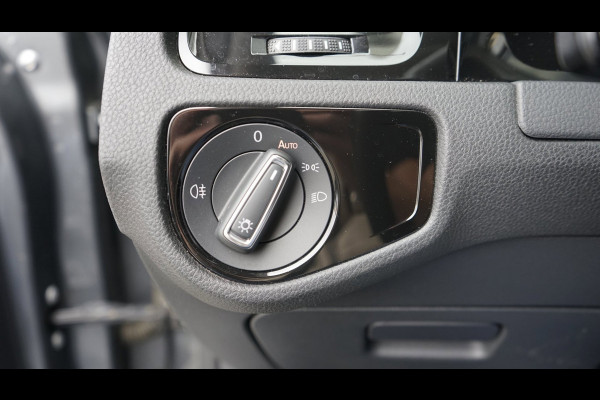 Volkswagen Golf 7.5 R-Line 1.5 TSI AUTOMAAT-ACC-CAMERA-CLIMA-FULL LED-NAVIGATIE-STOELVERWARMING