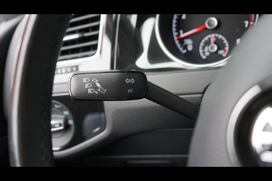 Volkswagen Golf 7.5 R-Line 1.5 TSI AUTOMAAT-ACC-CAMERA-CLIMA-FULL LED-NAVIGATIE-STOELVERWARMING