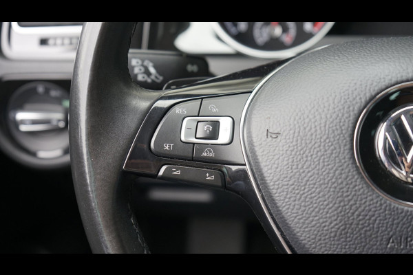 Volkswagen Golf 7.5 R-Line 1.5 TSI AUTOMAAT-ACC-CAMERA-CLIMA-FULL LED-NAVIGATIE-STOELVERWARMING