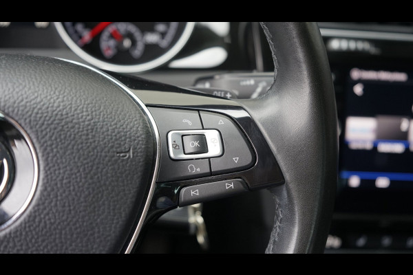 Volkswagen Golf 7.5 R-Line 1.5 TSI AUTOMAAT-ACC-CAMERA-CLIMA-FULL LED-NAVIGATIE-STOELVERWARMING