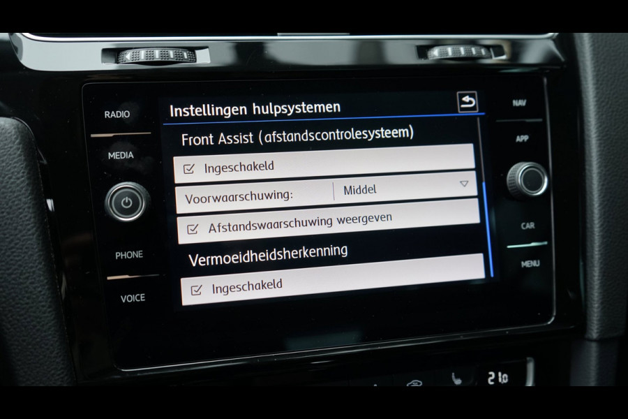 Volkswagen Golf 7.5 R-Line 1.5 TSI AUTOMAAT-ACC-CAMERA-CLIMA-FULL LED-NAVIGATIE-STOELVERWARMING
