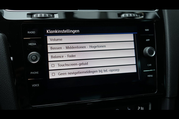 Volkswagen Golf 7.5 R-Line 1.5 TSI AUTOMAAT-ACC-CAMERA-CLIMA-FULL LED-NAVIGATIE-STOELVERWARMING