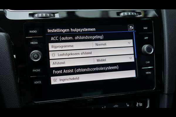 Volkswagen Golf 7.5 R-Line 1.5 TSI AUTOMAAT-ACC-CAMERA-CLIMA-FULL LED-NAVIGATIE-STOELVERWARMING