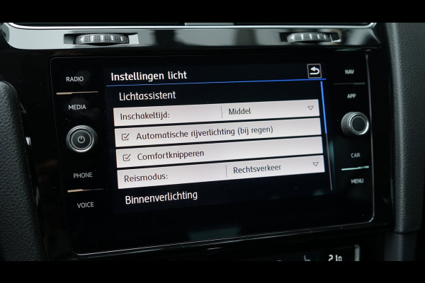 Volkswagen Golf 7.5 R-Line 1.5 TSI AUTOMAAT-ACC-CAMERA-CLIMA-FULL LED-NAVIGATIE-STOELVERWARMING