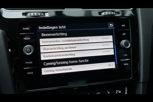 Volkswagen Golf 7.5 R-Line 1.5 TSI AUTOMAAT-ACC-CAMERA-CLIMA-FULL LED-NAVIGATIE-STOELVERWARMING