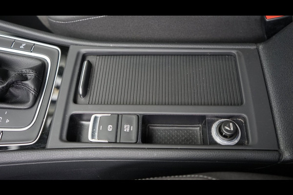 Volkswagen Golf 7.5 R-Line 1.5 TSI AUTOMAAT-ACC-CAMERA-CLIMA-FULL LED-NAVIGATIE-STOELVERWARMING