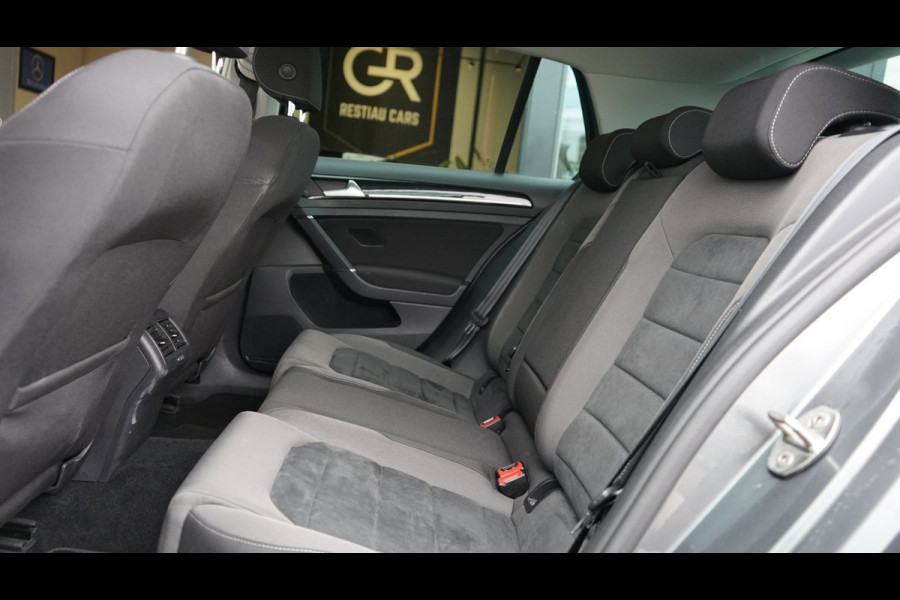 Volkswagen Golf 7.5 R-Line 1.5 TSI AUTOMAAT-ACC-CAMERA-CLIMA-FULL LED-NAVIGATIE-STOELVERWARMING