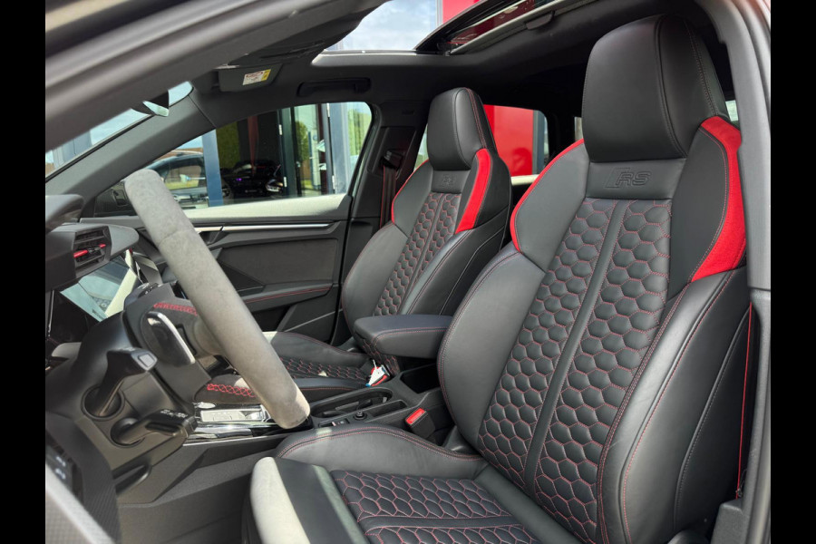 Audi A3 Sportback 2.5 TFSI RS 3 Quattro VOL ! | Ceramic | Panorama | B&O | Red Stitch | HUD | Matrix | Carbon | BTW Auto |