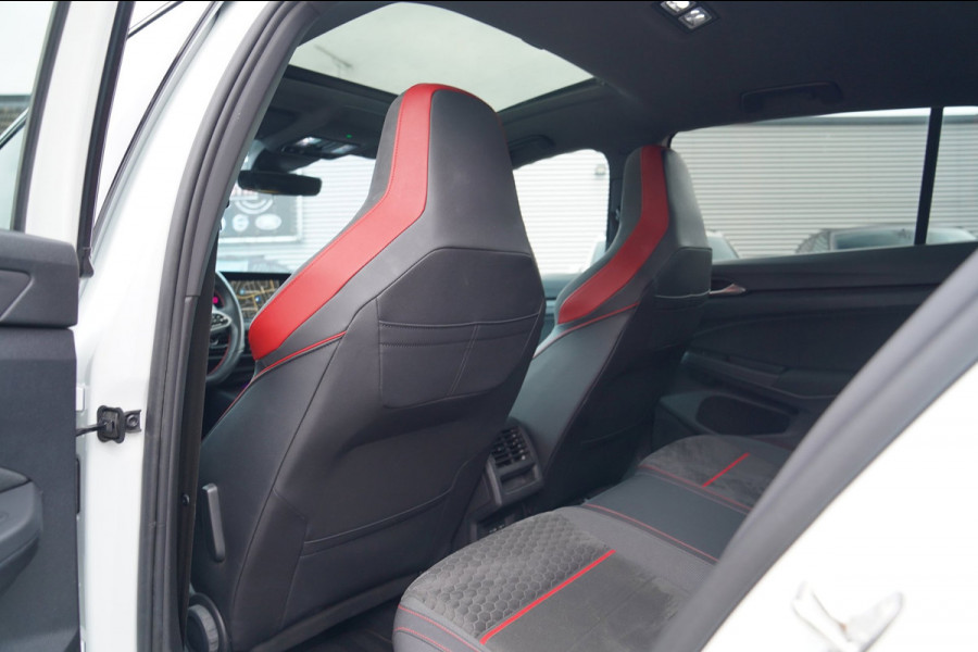 Volkswagen Golf 2.0 TSI GTI | Stuurwiel verwarming | Lane Assist | Clubsport | Camera