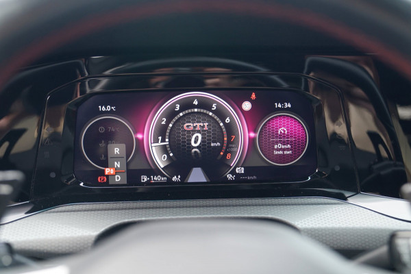 Volkswagen Golf 2.0 TSI GTI | Stuurwiel verwarming | Lane Assist | Clubsport | Camera
