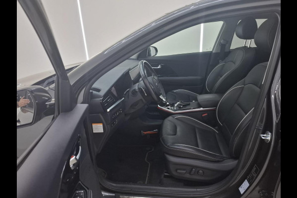 Kia e-Niro ExecutiveLine 64 kWh | 65.500 KM | SOH 100% | Panorama Dak | Volledig Lederen Interieur | WORDT VERWACHT!