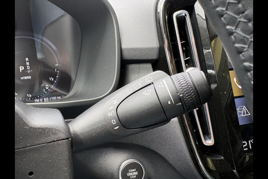 Volvo XC40 1.5 T5 Plug-in hybrid Plus Dark | Leder | Adaptive Cruise | Stoel- & Stuurverwarming | H&K Audio | Achteruitrijcamera |