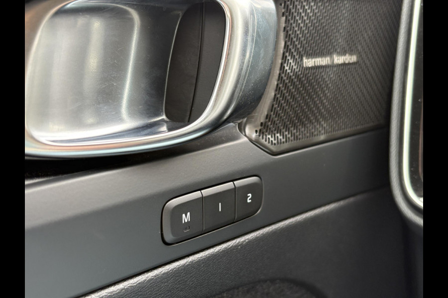 Volvo XC40 1.5 T5 Plug-in hybrid Plus Dark | Leder | Adaptive Cruise | Stoel- & Stuurverwarming | H&K Audio | Achteruitrijcamera |