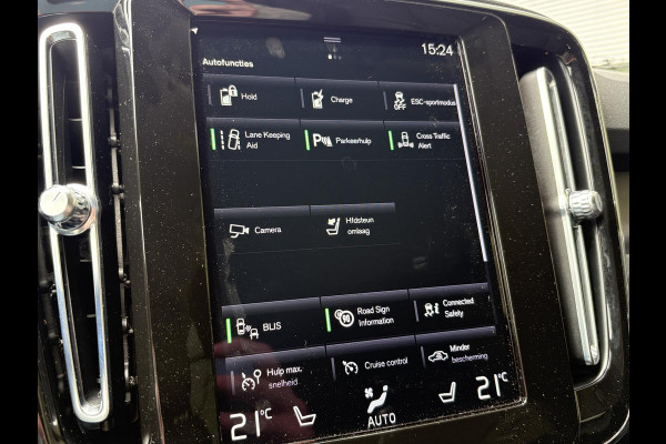 Volvo XC40 1.5 T5 Plug-in hybrid Plus Dark | Leder | Adaptive Cruise | Stoel- & Stuurverwarming | H&K Audio | Achteruitrijcamera |
