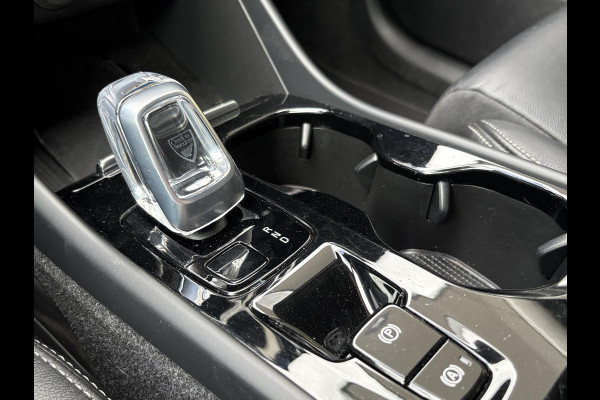Volvo XC40 1.5 T5 Plug-in hybrid Plus Dark | Leder | Adaptive Cruise | Stoel- & Stuurverwarming | H&K Audio | Achteruitrijcamera |
