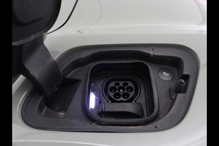 Volvo XC40 Recharge P8 AWD R-Design 408 PK | SOH 91.9% | Harm 408 PK | SOH 91.9% | Harman/Kardon | Adaptive Cruise | Camera | Carplay | Navi | Half Leder/Alcantara | Elec. Achterklep | Stoel- en stuurverwarming