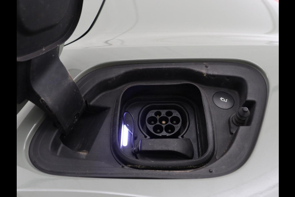 Volvo XC40 Recharge P8 AWD R-Design 408 PK | SOH 91.9% | Harm 408 PK | SOH 91.9% | Harman/Kardon | Adaptive Cruise | Camera | Carplay | Navi | Half Leder/Alcantara | Elec. Achterklep | Stoel- en stuurverwarming