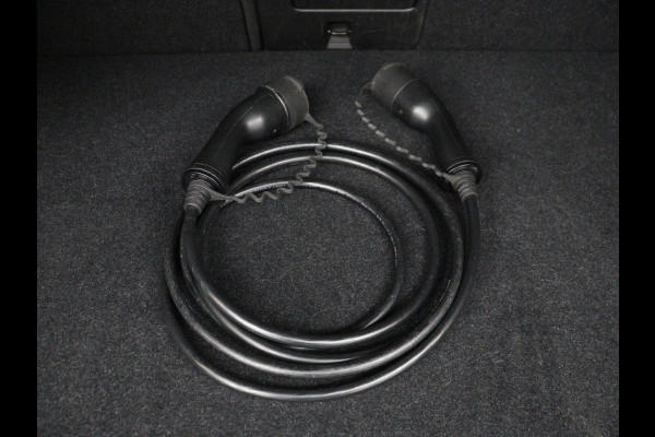 Volvo XC40 Recharge P8 AWD R-Design 408 PK | SOH 91.9% | Harm 408 PK | SOH 91.9% | Harman/Kardon | Adaptive Cruise | Camera | Carplay | Navi | Half Leder/Alcantara | Elec. Achterklep | Stoel- en stuurverwarming