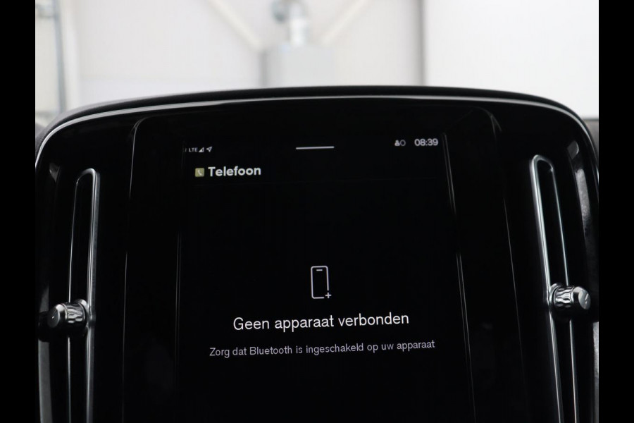 Volvo XC40 Recharge P8 AWD R-Design 408 PK | SOH 91.9% | Harm 408 PK | SOH 91.9% | Harman/Kardon | Adaptive Cruise | Camera | Carplay | Navi | Half Leder/Alcantara | Elec. Achterklep | Stoel- en stuurverwarming