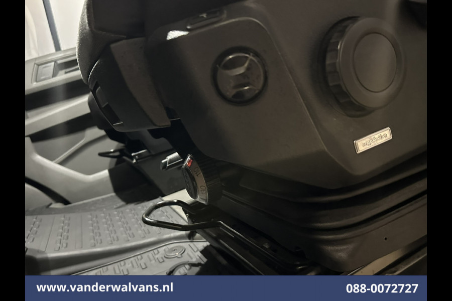 Volkswagen Crafter 2.0 TDI 141pk L3H3 L2H2 Euro6 Airco | Camera | Apple Carplay | Cruisecontrol | Chauffeursstoel Android Auto, Massagestoel, 2800kg trekvermogen