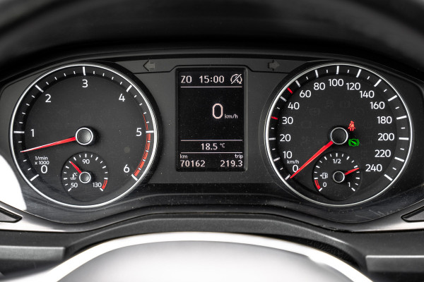 Volkswagen Amarok Highline V6 3.0 TDI 4x4 | 258 PK | 1ste Eigenaar | LED | Camera | Carplay | Cruise | Trekhaak | Airco