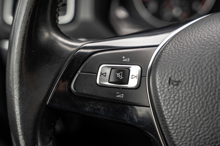 Volkswagen Amarok Highline V6 3.0 TDI 4x4 | 258 PK | 1ste Eigenaar | LED | Camera | Carplay | Cruise | Trekhaak | Airco