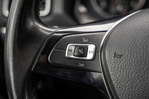 Volkswagen Amarok Highline V6 3.0 TDI 4x4 | 258 PK | 1ste Eigenaar | LED | Camera | Carplay | Cruise | Trekhaak | Airco