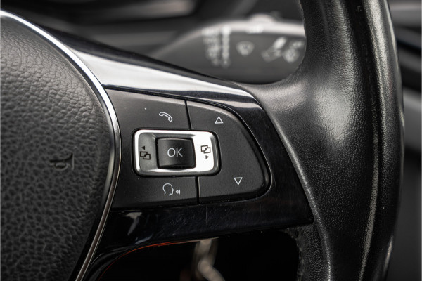 Volkswagen Amarok Highline V6 3.0 TDI 4x4 | 258 PK | 1ste Eigenaar | LED | Camera | Carplay | Cruise | Trekhaak | Airco