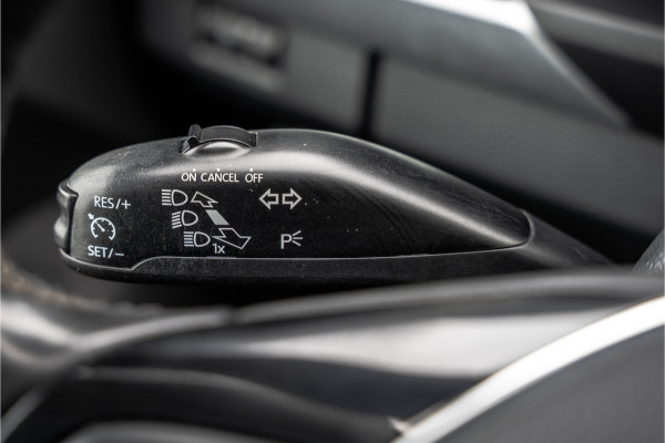 Volkswagen Amarok Highline V6 3.0 TDI 4x4 | 258 PK | 1ste Eigenaar | LED | Camera | Carplay | Cruise | Trekhaak | Airco