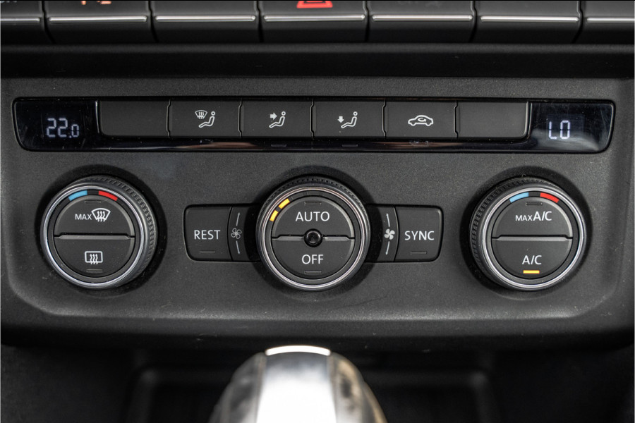 Volkswagen Amarok Highline V6 3.0 TDI 4x4 | 258 PK | 1ste Eigenaar | LED | Camera | Carplay | Cruise | Trekhaak | Airco