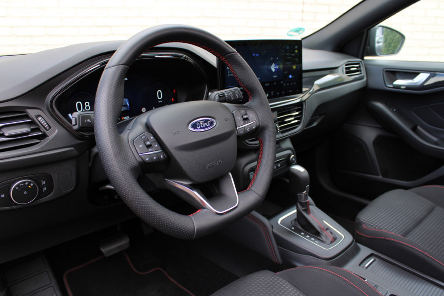 Ford Focus 1.0 EcoBoost Hybrid ST Line X | Panoramadak | Matrix | Winterpack |