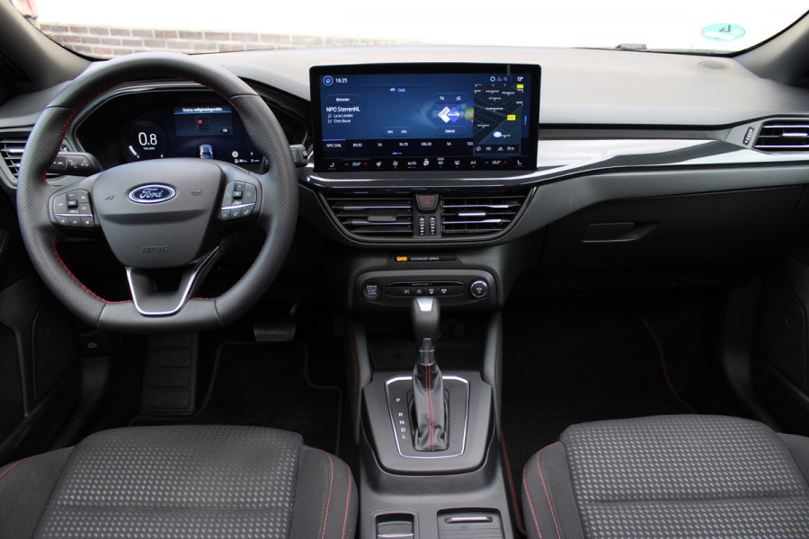Ford Focus 1.0 EcoBoost Hybrid ST Line X | Panoramadak | Matrix | Winterpack |