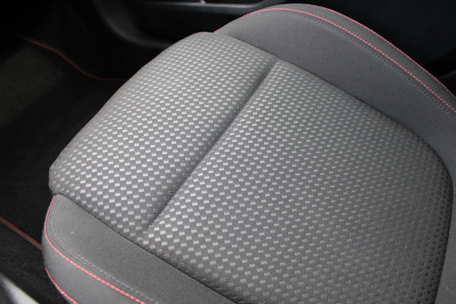 Ford Focus 1.0 EcoBoost Hybrid ST Line X | Panoramadak | Matrix | Winterpack |