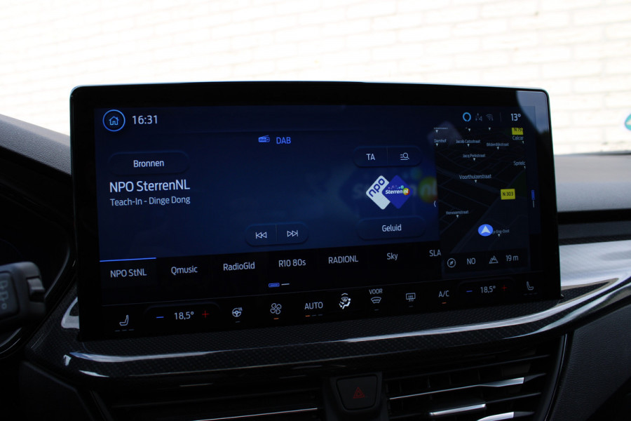 Ford Focus 1.0 EcoBoost Hybrid ST Line X | Panoramadak | Matrix | Winterpack |
