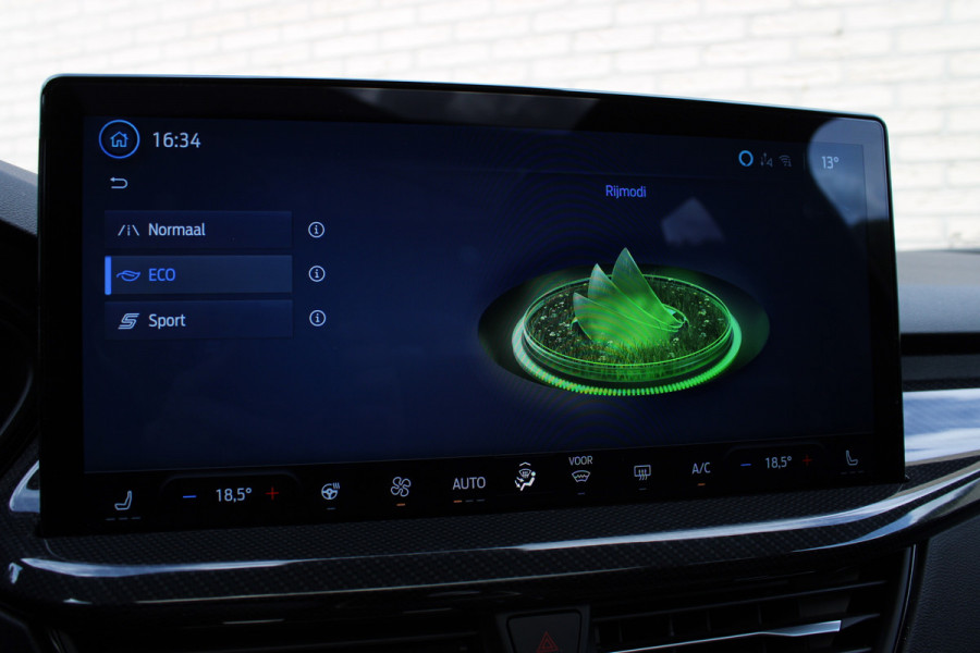 Ford Focus 1.0 EcoBoost Hybrid ST Line X | Panoramadak | Matrix | Winterpack |