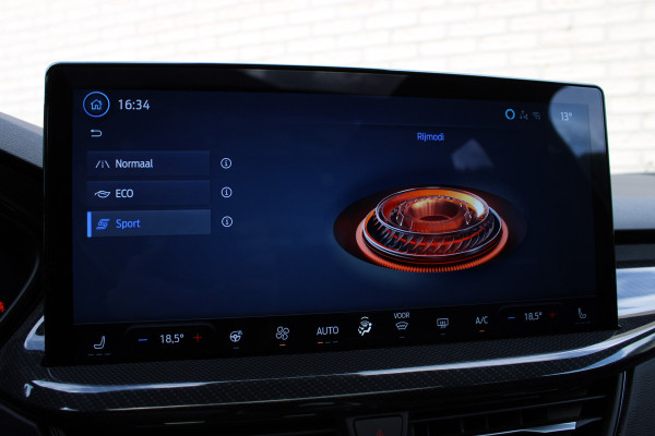 Ford Focus 1.0 EcoBoost Hybrid ST Line X | Panoramadak | Matrix | Winterpack |