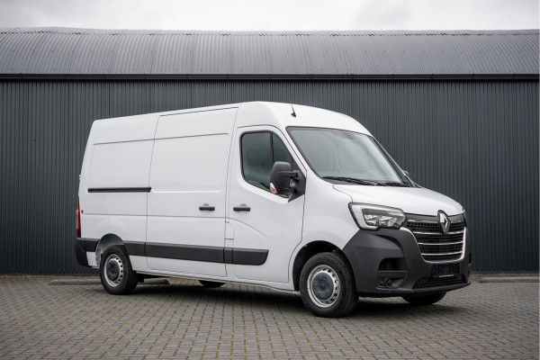 Renault Master Bleu DCI 135PK | L2H2 | Nieuw | Navi | 3-Zits | LED | Cruise | Airco