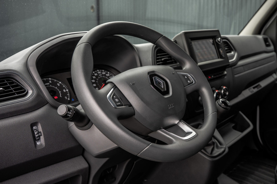 Renault Master Bleu DCI 135PK | L2H2 | Nieuw | Navi | 3-Zits | LED | Cruise | Airco