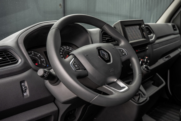 Renault Master Bleu DCI 135PK | L2H2 | Nieuw | Navi | 3-Zits | LED | Cruise | Airco