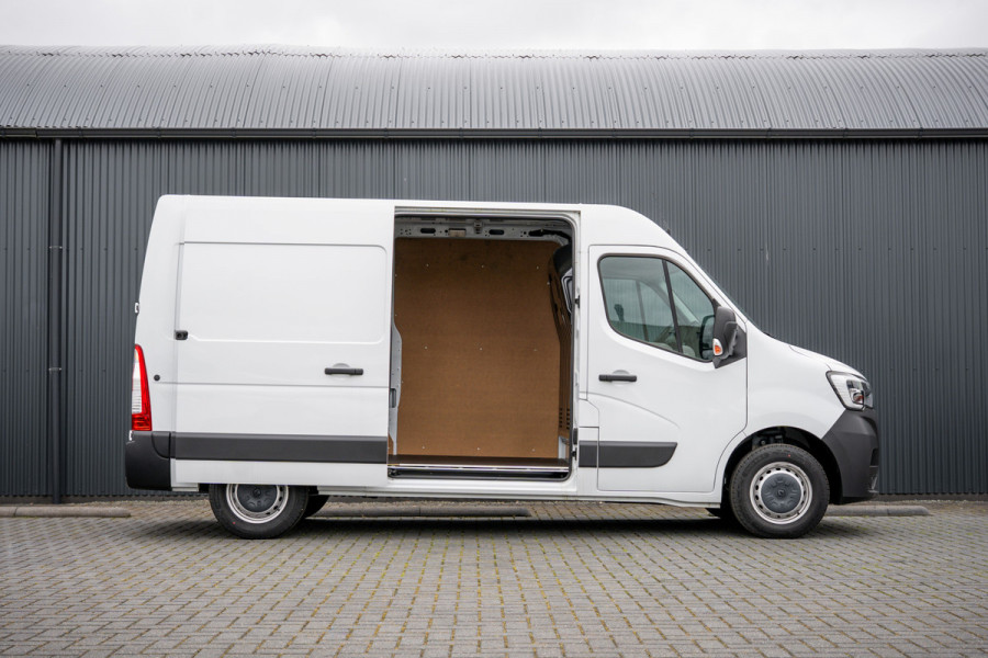 Renault Master Bleu DCI 135PK | L2H2 | Nieuw | Navi | 3-Zits | LED | Cruise | Airco
