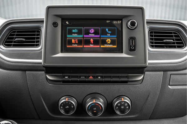 Renault Master Bleu DCI 135PK | L2H2 | Nieuw | Navi | 3-Zits | LED | Cruise | Airco