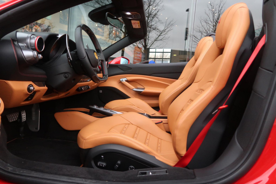 Ferrari F8 Spider 3.9 V8 HELE Carbon Pack