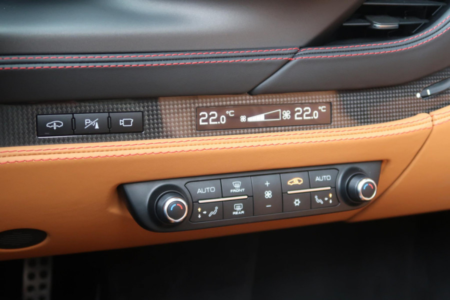 Ferrari F8 Spider 3.9 V8 HELE Carbon Pack