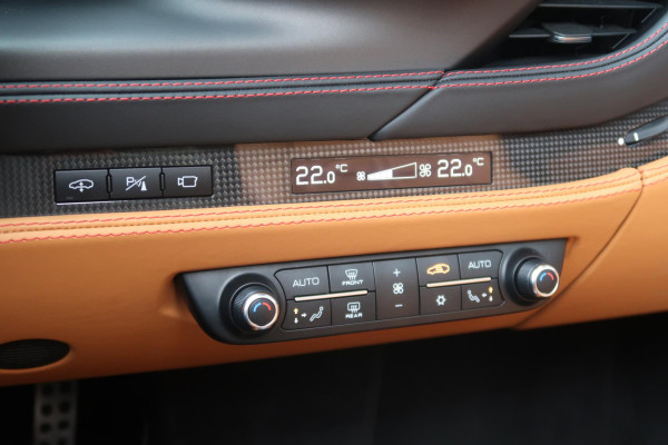 Ferrari F8 Spider 3.9 V8 HELE Carbon Pack