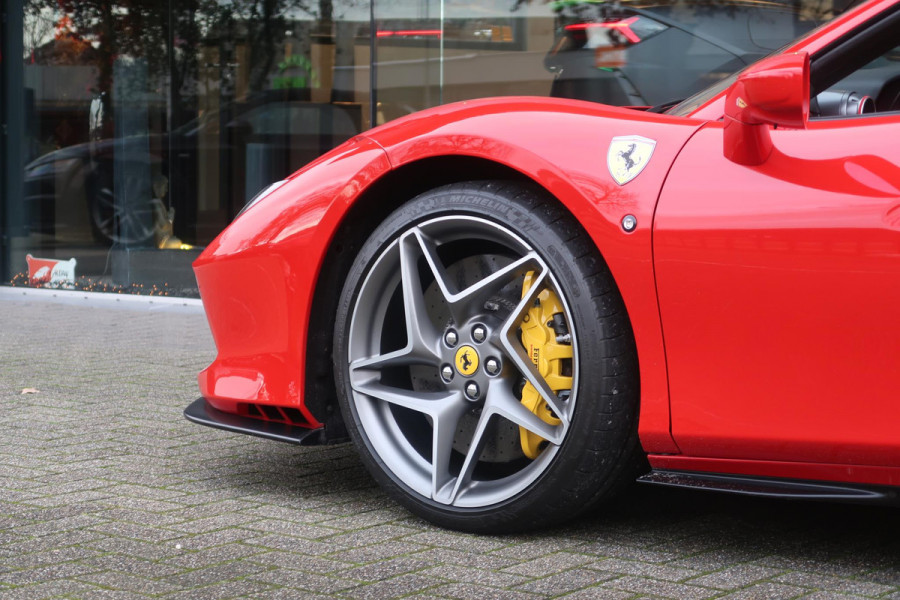 Ferrari F8 Spider 3.9 V8 HELE Carbon Pack