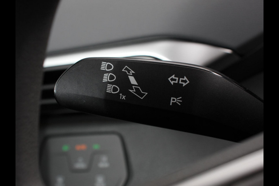 Volkswagen ID.4 Pro 77 kWh Ev SOH 95% Navigatie Apple Carplay/Android Auto Keyless PDC V+A Climate Control DAB+ Lane Assist Adaptieve Cruise control